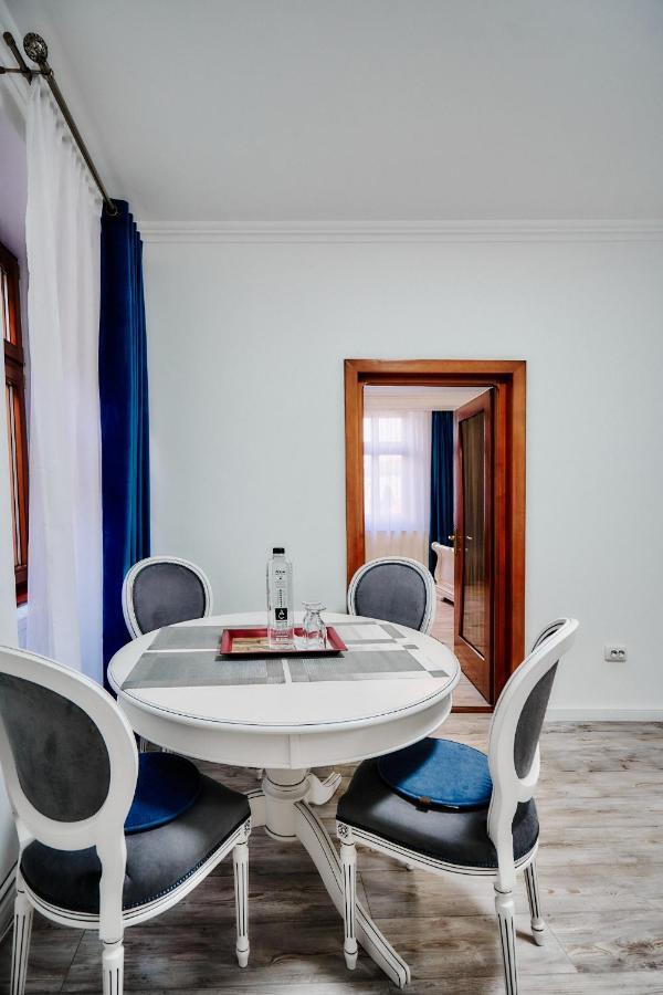 Galiceanu Apart Deluxe Bistriţa Exteriör bild